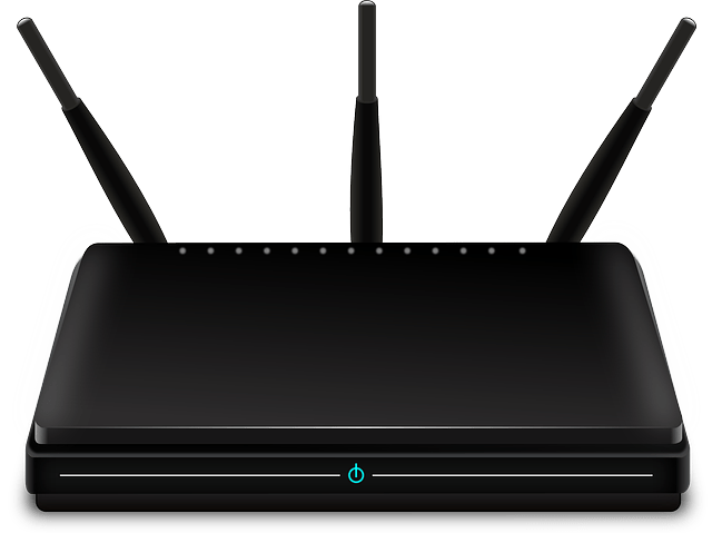 Zwarte router met drie wifi-antennes